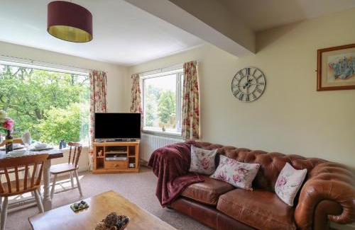 Rhayader House | Nuthatch Cottage at Riverside Lodge
