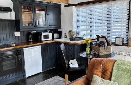 Mount Cottage | Nuthatch Cottage - One Bedroom Cottage, Sleeps 2