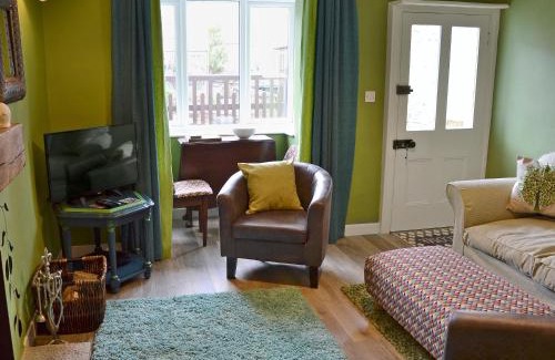 Tideswell House | Nutmeg Cottage