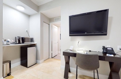 Ludlam Hotel | Nuvo Suites Hotel