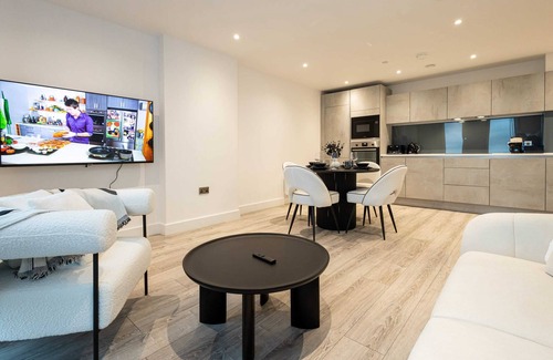 Castlefield Apartment | Nuvola Suite ~ Luxury 1BR Apartment w/Stunning Views!