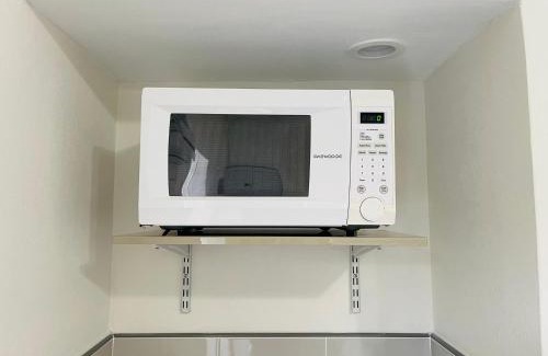 West Perrine Apartment | Nuvole Guest Suite
