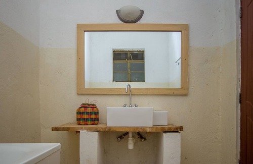 Iganga Hotel | NV Fort Lugard Resort Hotel
