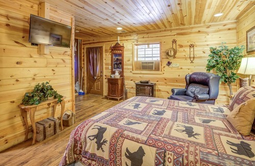 Helen House | NVM Cowboy Wisdom - Pet Friendly Room at the Nacoochee Valley Motel