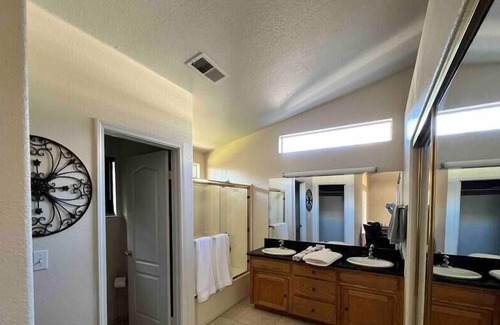 Fresno House | NW Fresno Home in quite relaxing neighborhood