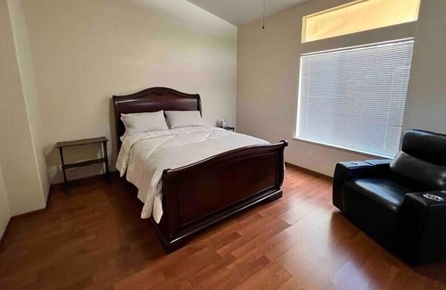 Fresno House | NW Fresno Home in quite relaxing neighborhood