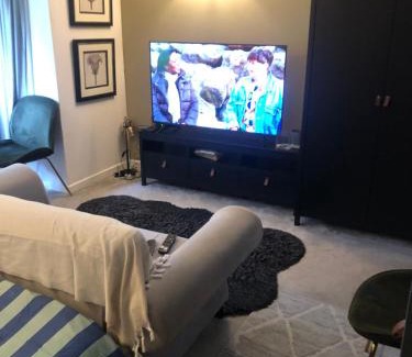 Cricklewood Apartment | Nw2 Studio Flat mins to London