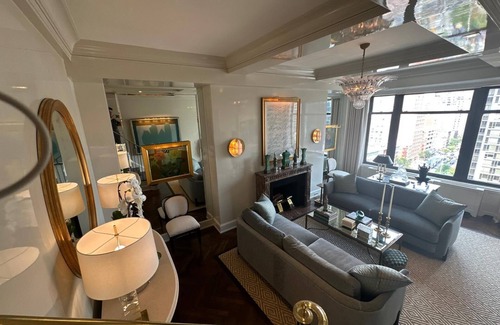 Central Park South Apartment | NY Luxury Home Suites