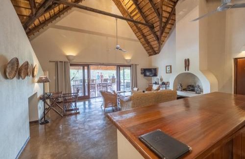Maruleng Cabin | Nyati Safari Lodge