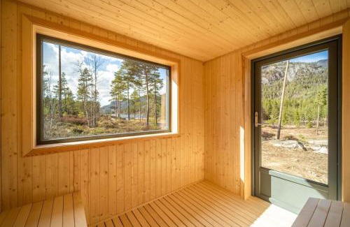 Kviteseid Villa | Nyborg Hytte - 8p - With Sauna & By the Water