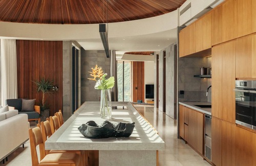 Praya Barat Villa | Nyrenstone Residence - 4 Bedroom Villa at Tampah Hills