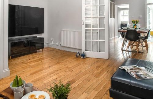 Llanrwst House | Nythfa