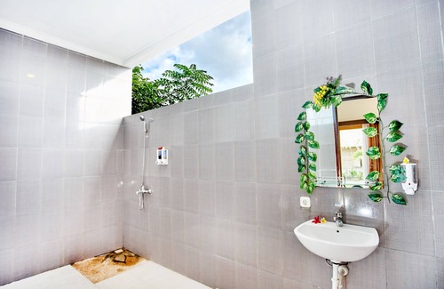 Jungut Batu Hotel | Nyuh Gading Home Stay Lembongan