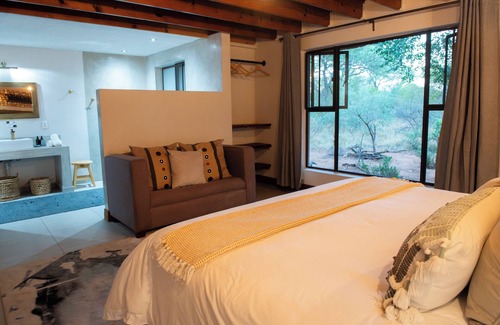 Hoedspruit Cabin | Nzenga Lodge