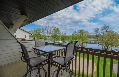 Magog Apartment | O'Berge du Village C304 - Bord de l'eau