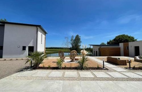 Francourt Hotel | O complexe hebergement