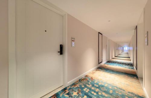 Liwan Hotel | O LIVE Social Hotel Guangzhou Station Baima Clothing City