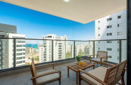 Bat Yam Apartment | O&O Group - 3BR Skyline Retreat on the 24th Floor