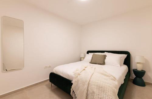 Rishon LeTsiyon Apartment | O&O Group - Budget Basement Apt Near the Beach