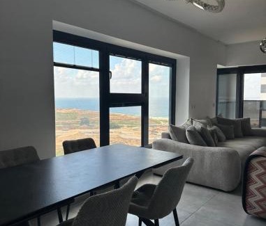 Bat Yam Apartment | O&O Group-Charming 4BR APT with Stellar Sea View