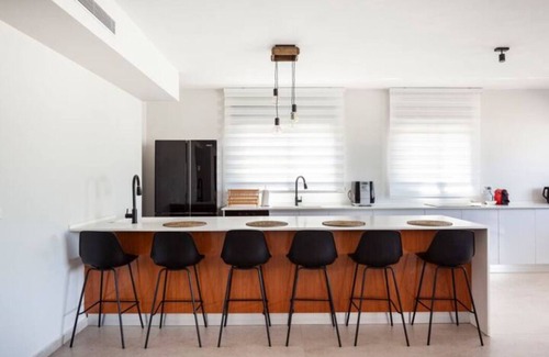 Bat Yam Apartment | O&O Group - Top Penthouse On The Beach