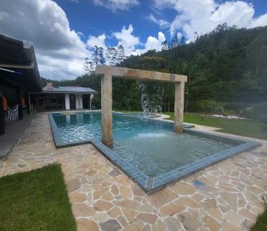 Presidente Nereu House | O Vale do Colibri