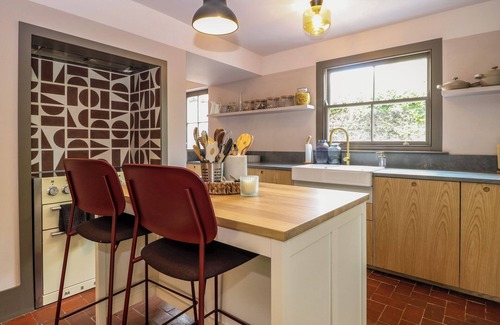 Hopton Cottage | OAK COTTAGE, pet friendly, character holiday cottage in Blundeston