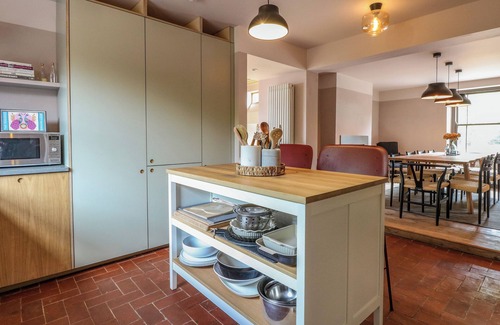 Hopton Cottage | OAK COTTAGE, pet friendly, character holiday cottage in Blundeston