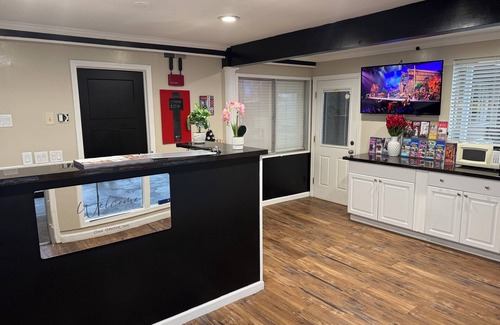Branson Theater District Hotel | Oak Grove Inn