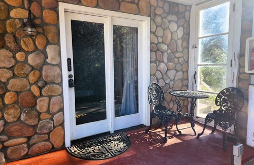 Julian Apartment | Oak Hill Inn, a cozy botique hotel only a 5min stroll to the heart of Julian!