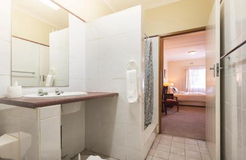 Grahamstown House | Oak lodge Guest House