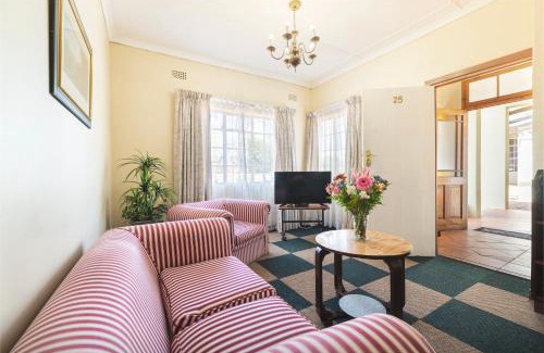 Grahamstown House | Oak lodge Guest House