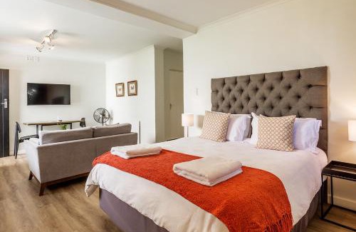Claremont House | Oak Manor