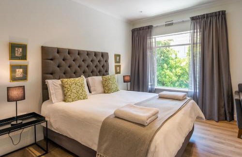 Claremont House | Oak Manor