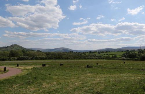 Llanfihangel Tal-y-llyn House | Oak Moor Shepherd Hut - Brecon Beacons, LD3 7TD