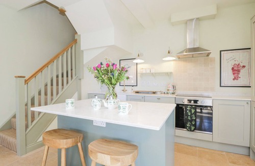 Elcot Cottage | OAK, pet friendly, with pool in Kintbury