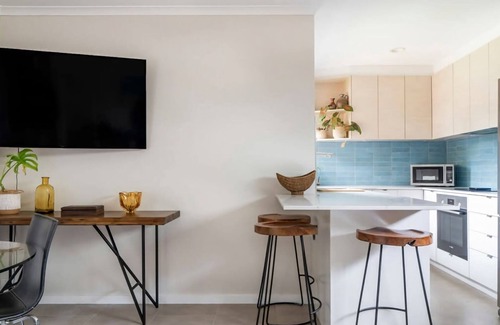 North Narrabeen Apartment | Oak Retreat Bliss by the Beach