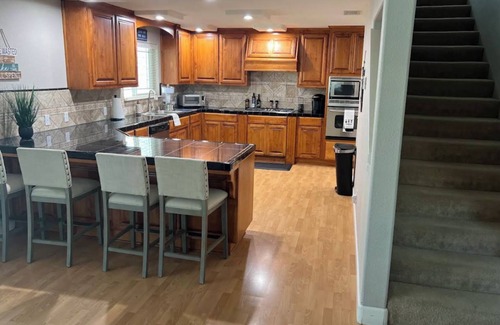 Oak Shores House | Oak Shores Sleeps 14, Game Room, Hot Tub, Lake Home, Putting Green, Basketball.