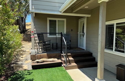 Oak Shores House | Oak Shores Sleeps 14, Game Room, Hot Tub, Lake Home, Putting Green, Basketball.