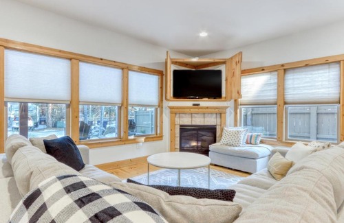 Sisters House | Oak Street Retreat