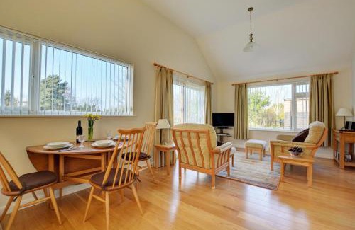 Attleborough House | Oak Tree Cottage