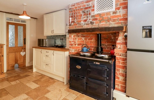 New Forest District House | OAKAPPLE COTTAGE, pet friendly, luxury holiday cottage in Lyndhurst