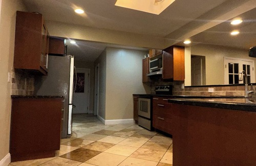 Drayton Plains House | Oakland County All-Sports Lakefront Home-4 Bedrooms with many amenities