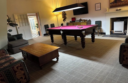 Mittagong Apartment | Oaklands Holiday Apartment One | Pet Friendly