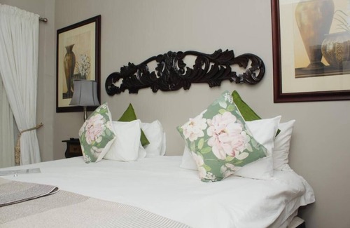 Greater Johannesburg Metropolitan Area Bed & Breakfast | Oaklands inn and Conference centre