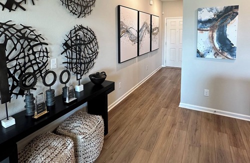 Westside House | Oakleaf’s cozy modern retreat - 25 miles from Jax & 40 minutes from StAugustine