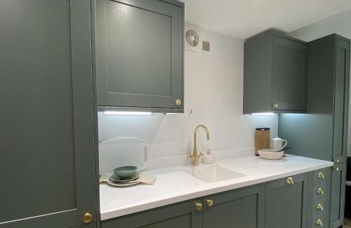 Old Brampton House | Oakleigh