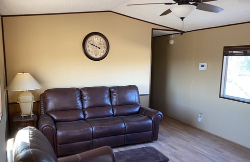 Pahrump House | Oakridge - ADVENTURE BASE CAMP near Death Valley