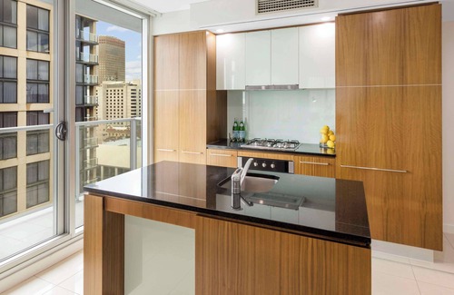 Adelaide Central Business District Apartment | Oaks Adelaide Embassy Suites