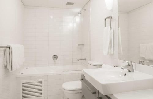 Adelaide Central Business District Apartment | Oaks Adelaide Horizons Suites